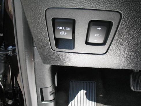 Used 2018 Ford F150 Platinum w/ Equipment Group 701A Luxury AWD/4WD image 59