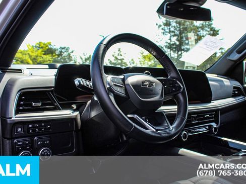Used 2025 Chevrolet Suburban Z71 AWD/4WD image 25