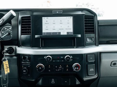 Used 2025 Ford F250 XLT AWD/4WD image 26