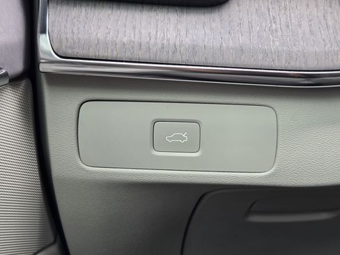 New 2026 Volvo XC90 B6 Ultra image 25