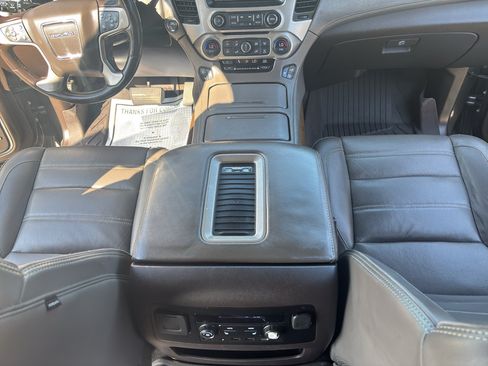 Used 2019 GMC Yukon Denali w/ Denali Ultimate Package RWD image 26