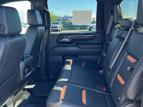 Certified 2025 GMC Sierra 2500 AT4 AWD/4WD image 15