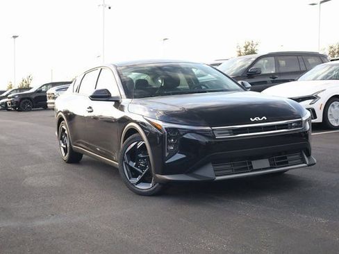 New 2025 Kia K4 EX FWD image 2