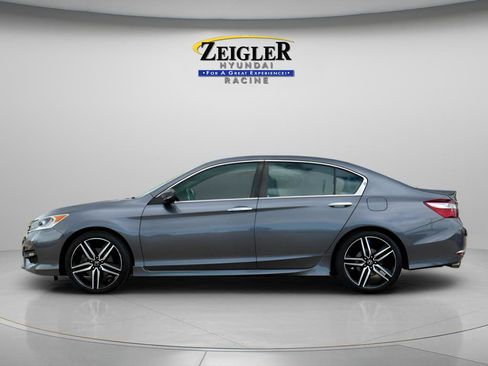 Used 2017 Honda Accord Sport image 4