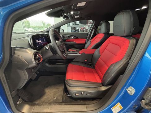 Used 2025 Chevrolet Equinox EV RS FWD image 8