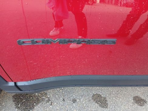 New 2026 Jeep Compass Latitude image 10