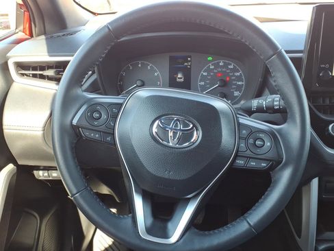 Certified 2025 Toyota Corolla Cross SE w/ Moonroof Package image 11
