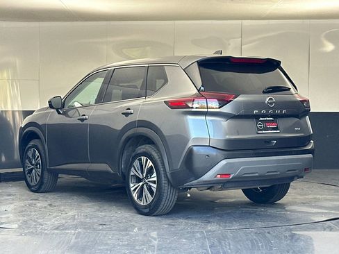 Used 2021 Nissan Rogue SV image 5