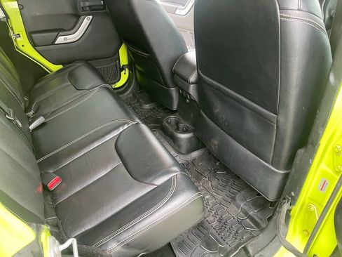 Used 2016 Jeep Wrangler Unlimited Rubicon AWD/4WD image 14