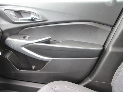 New 2026 Chevrolet Trax LS w/ LS Convenience Package FWD image 30