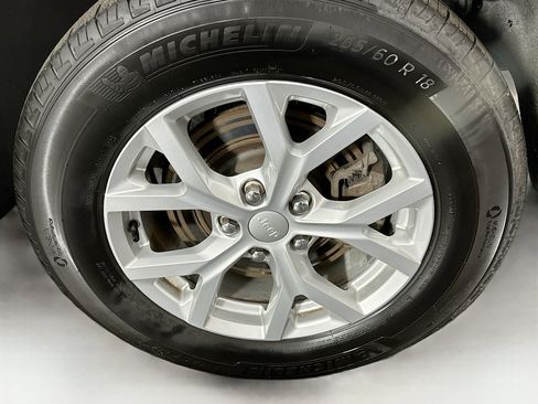 Used 2023 Jeep Grand Cherokee L Limited w/ Luxury Tech Group II image 11