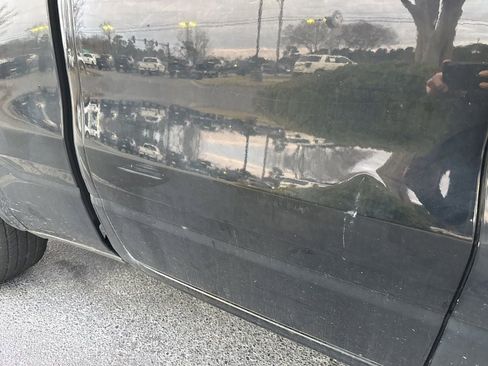 Used 2019 RAM 1500 Laramie image 6