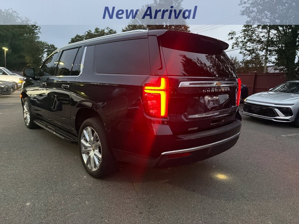 Used 2023 Chevrolet Suburban High Country AWD/4WD image 9