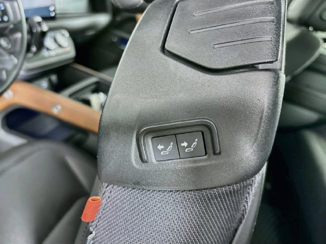 Used 2023 Land Rover Defender 90 X AWD/4WD image 23