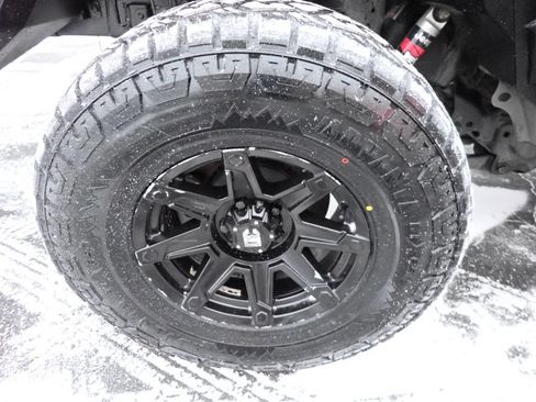 Used 2020 Jeep Gladiator Sport w/ Quick Order Package 24S image 11