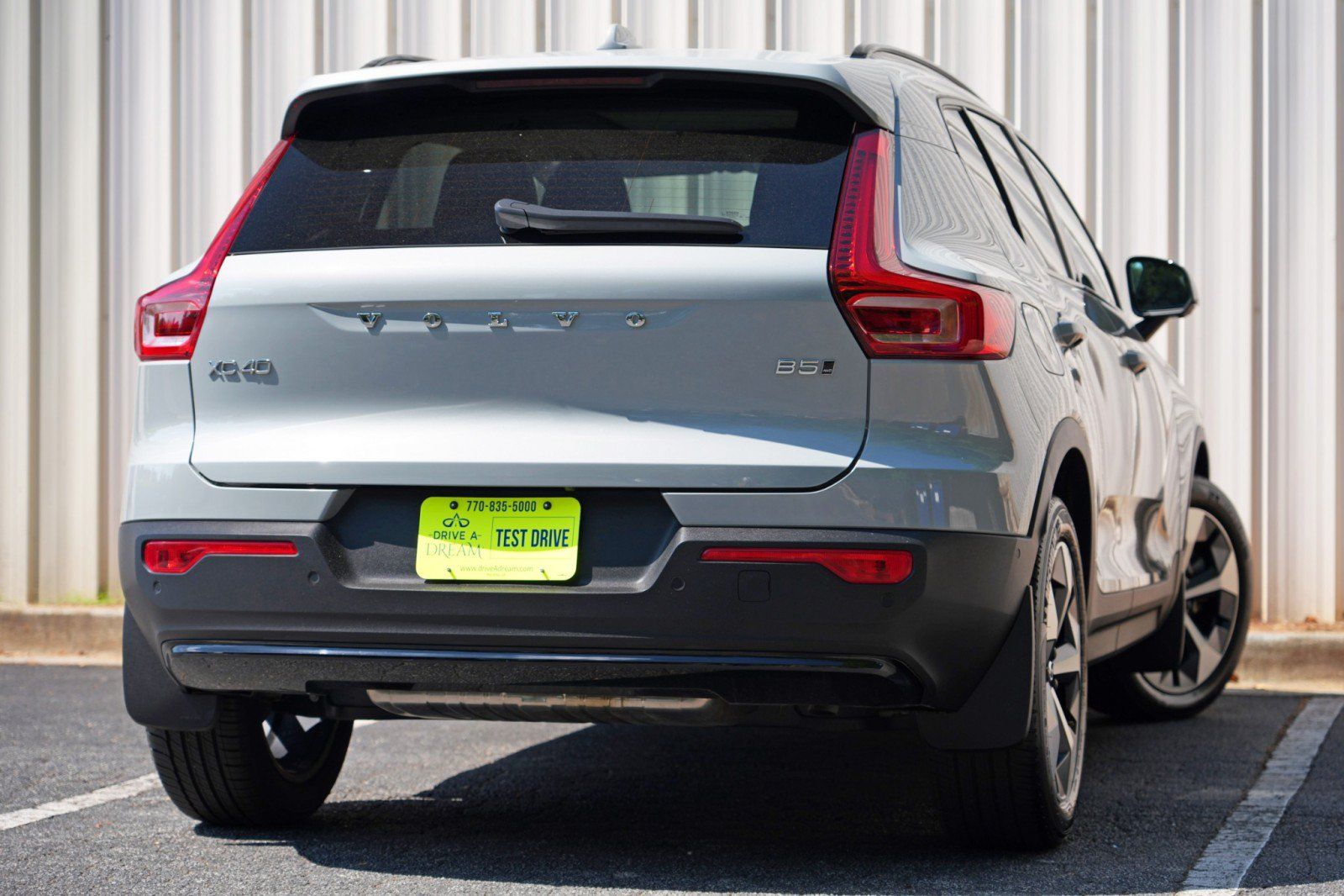 Used 2024 Volvo XC40 B5 Plus w/ Climate Package AWD/4WD image 5