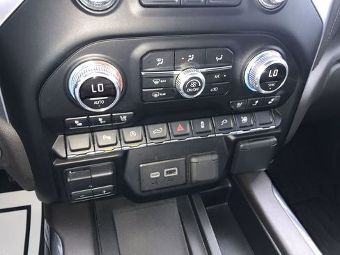 Used 2019 GMC Sierra 1500 SLT w/ SLT Convenience Package AWD/4WD image 19