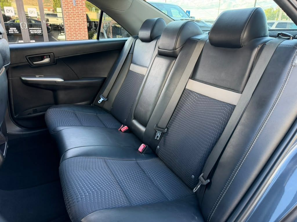 Used 2012 Toyota Camry SE FWD image 19