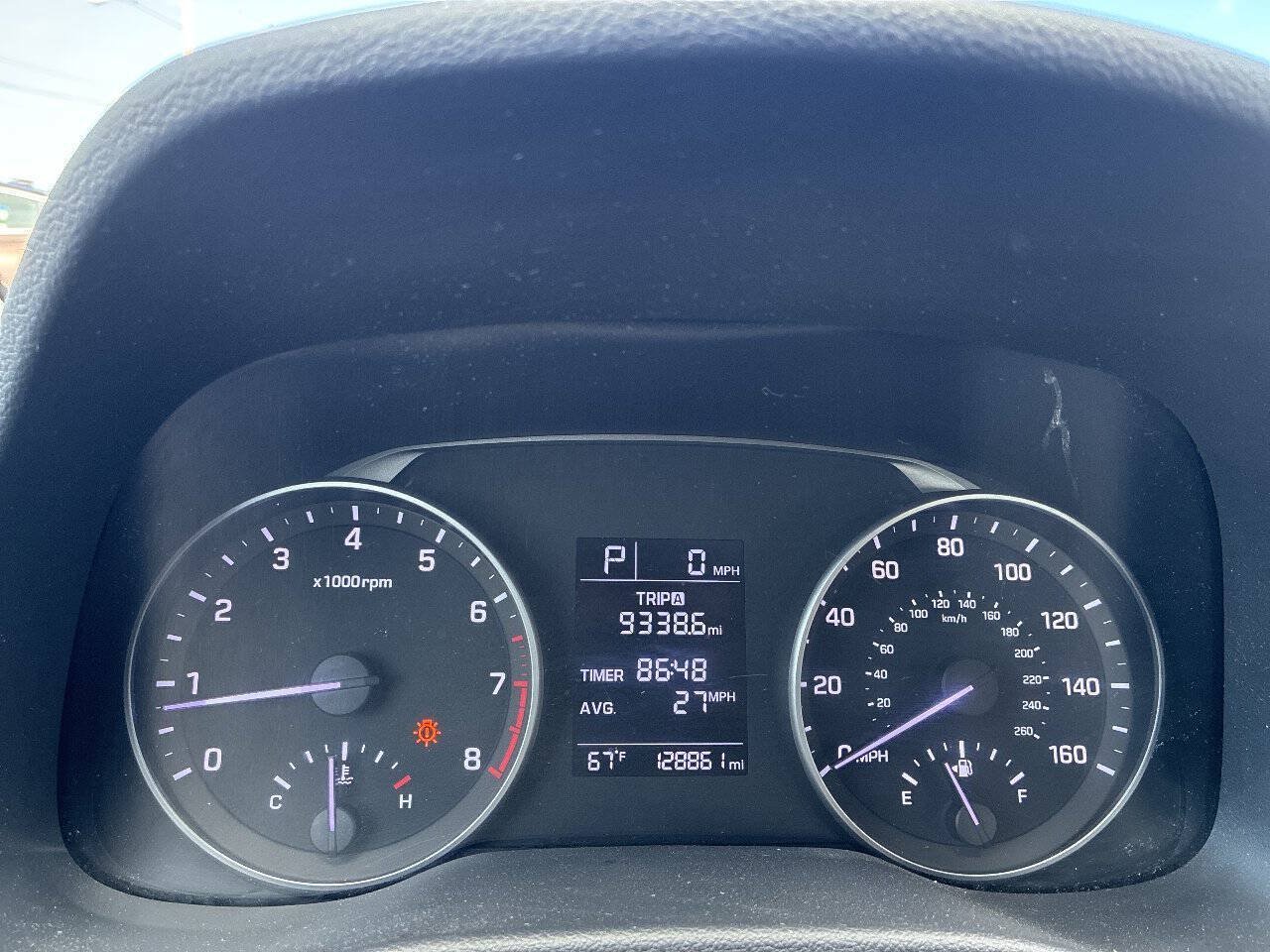 Used 2017 Hyundai Elantra SE FWD image 17