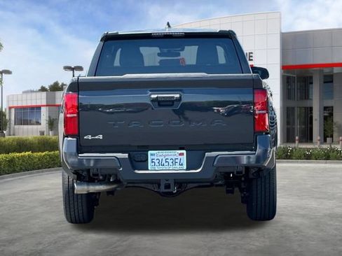 Used 2025 Toyota Tacoma SR5 AWD/4WD image 5