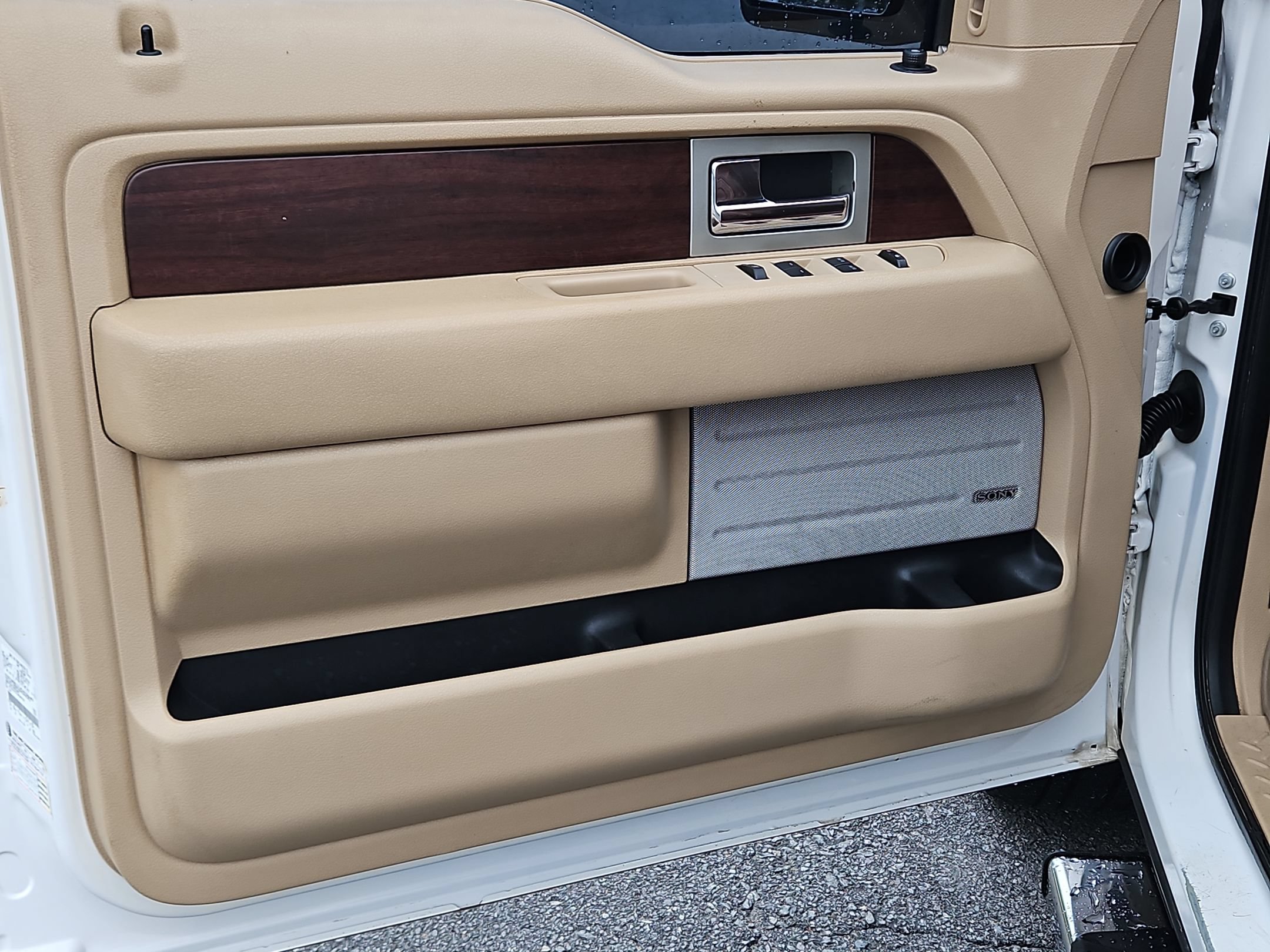 Used 2013 Ford F150 King Ranch w/ King Ranch Luxury Pkg AWD/4WD image 32