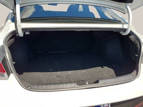 Used 2024 Hyundai Elantra SEL FWD image 8