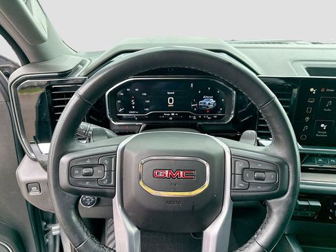 Used 2025 GMC Sierra 1500 SLT image 14