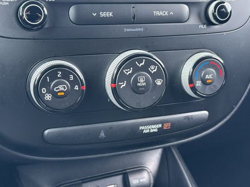 Used 2019 Kia Soul image 23