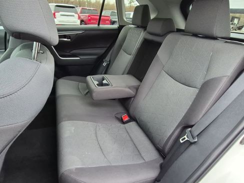 Used 2022 Toyota RAV4 XLE image 7