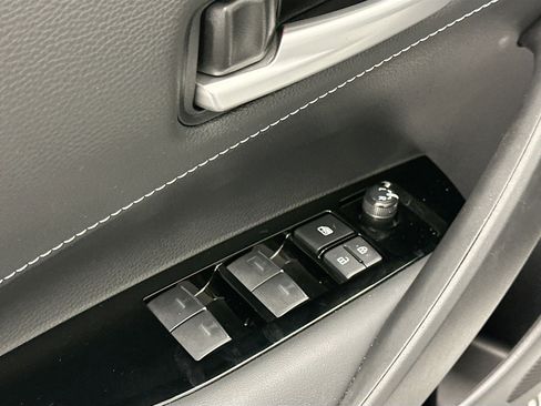 Used 2025 Toyota Corolla Hatchback image 15