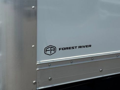 New 2026 Ford E-450 and Econoline 450 Super Duty w/ Power Equipment Group RWD image 9