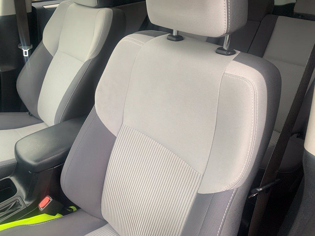 Used 2015 Toyota RAV4 XLE AWD/4WD image 13