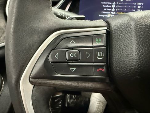 Used 2023 Jeep Grand Cherokee Limited w/ Luxury Tech Group II image 17