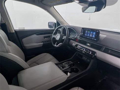 Certified 2024 Honda Pilot EX-L image 10