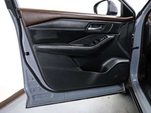 Used 2022 Nissan Rogue SL w/ SL Premium Package FWD image 48