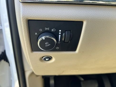 Used 2021 Jeep Grand Cherokee Limited w/ Premium Lighting Group AWD/4WD image 17