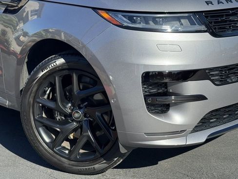 Used 2023 Land Rover Range Rover Sport SE Dynamic image 2