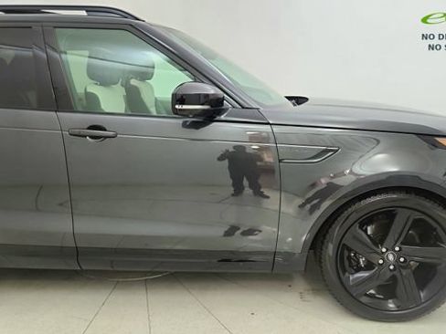 Used 2024 Land Rover Discovery Metropolitan Edition AWD/4WD image 8