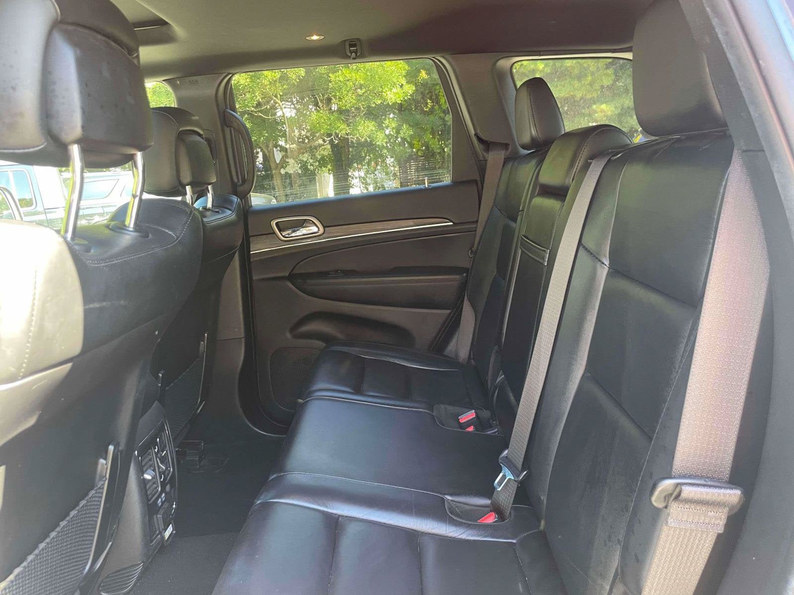Used 2021 Jeep Grand Cherokee Limited AWD/4WD image 12
