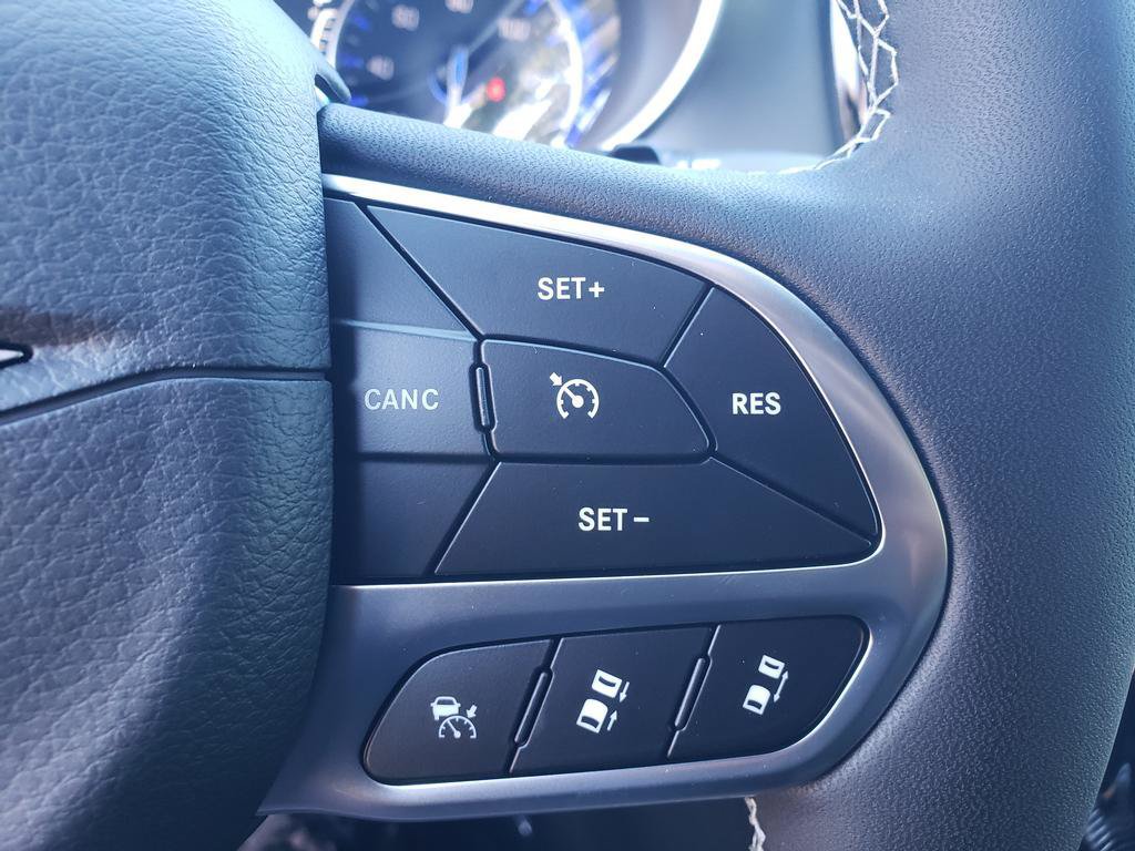 New 2027 Chrysler Pacifica Select FWD image 9