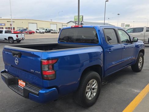 Used 2024 Nissan Frontier SV image 6