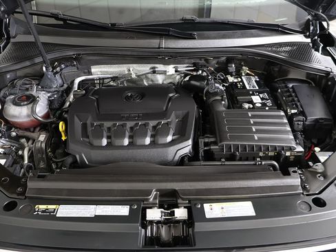 Used 2022 Volkswagen Tiguan SEL R-Line AWD/4WD image 24