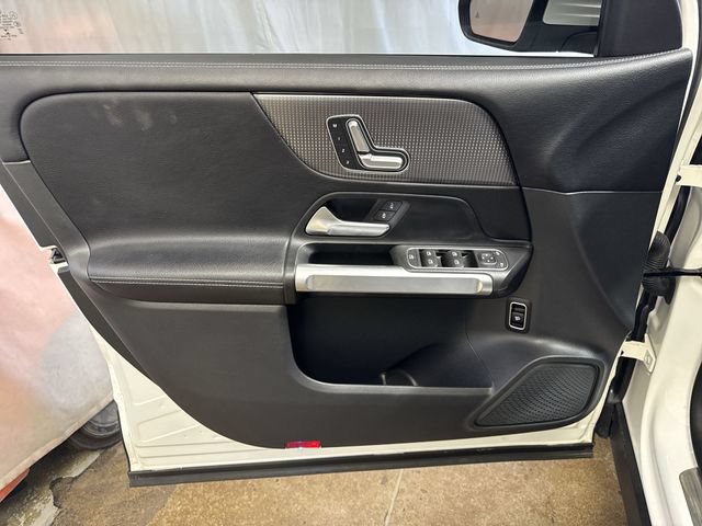 Used 2023 Mercedes-Benz GLB 250 4MATIC image 22