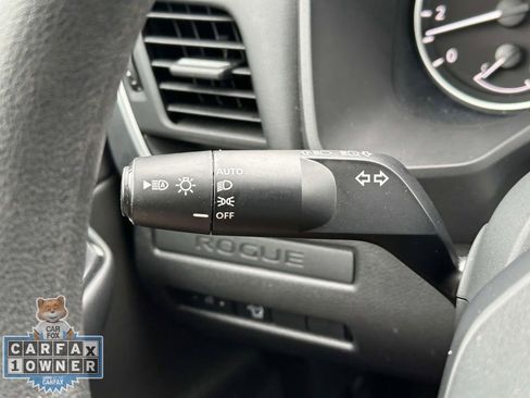Used 2025 Nissan Rogue S AWD/4WD image 24