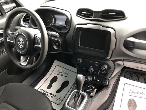 Used 2021 Jeep Renegade Latitude image 24