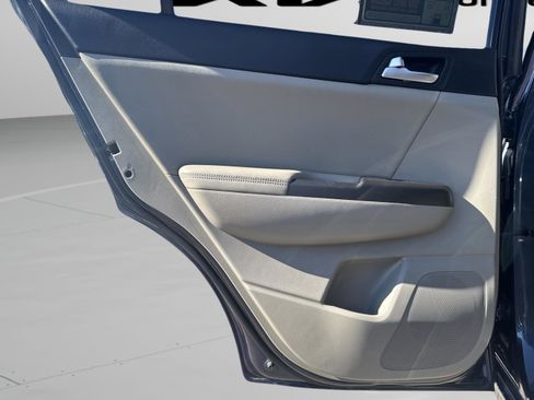 Used 2021 Kia Sportage S image 29