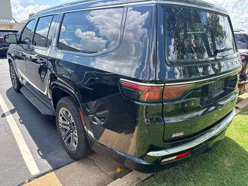Used 2024 Jeep Wagoneer L Series II AWD/4WD image 3