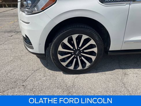 Certified 2024 Lincoln Navigator L Reserve AWD/4WD image 31
