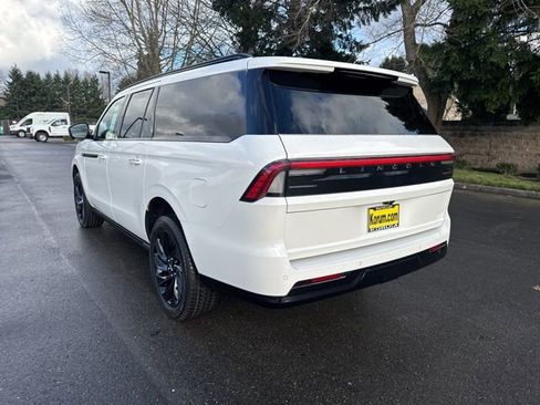 New 2026 Lincoln Navigator L Reserve w/ Jet Appearance Package image 3