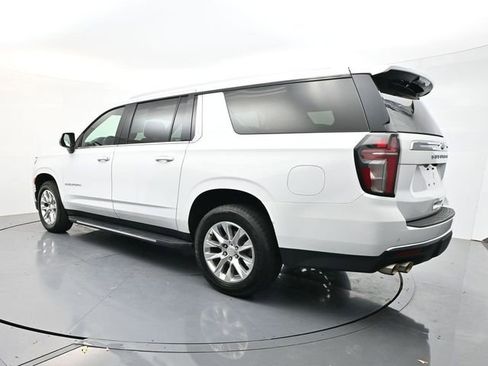 Used 2023 Chevrolet Suburban Premier image 8
